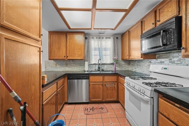 6721 North Brunswick Circle, Las Vegas, NV 89107