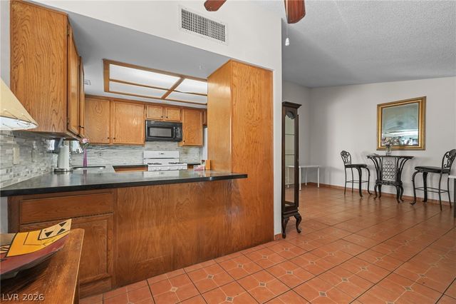 6721 North Brunswick Circle, Las Vegas, NV 89107