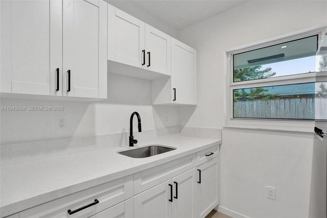 922 NW 4th Ave 4, Fort Lauderdale, FL 33311