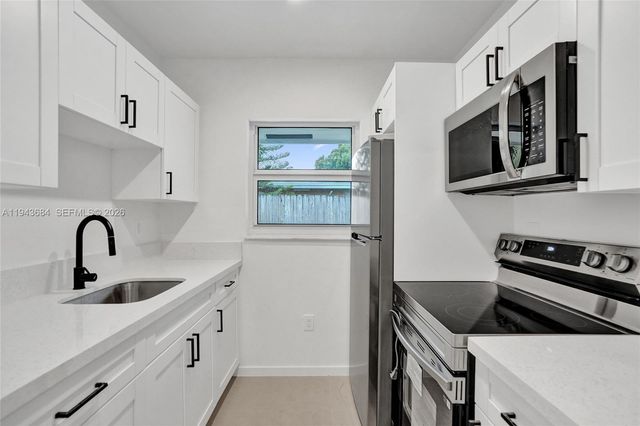 922 NW 4th Ave 4, Fort Lauderdale, FL 33311