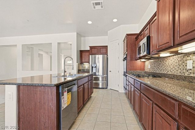 208 Palmetto Pointe Drive, Henderson, NV 89012