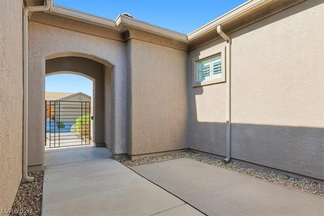 208 Palmetto Pointe Drive, Henderson, NV 89012