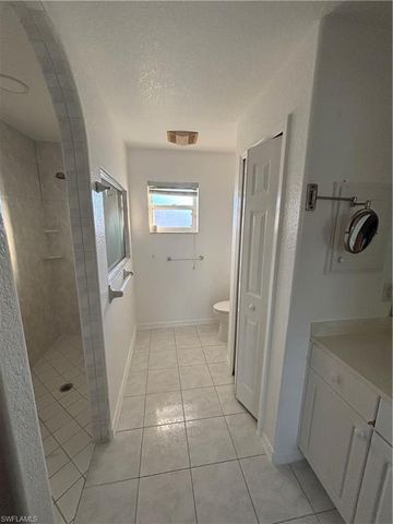 1012 SE 12th TER, Cape Coral, FL 33990