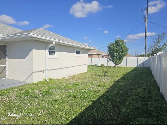 1012 SE 12th TER, Cape Coral, FL 33990