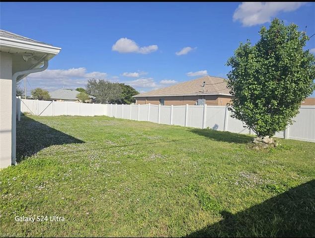 1012 SE 12th TER, Cape Coral, FL 33990