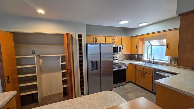 112 Ridgeview Drive, Fairfield Bay, AR 72088