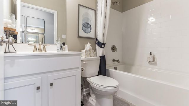 214 LINDSEY DR, Columbia, PA 17512