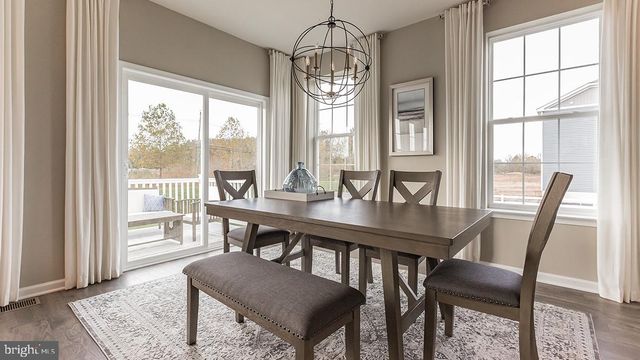 214 LINDSEY DR, Columbia, PA 17512