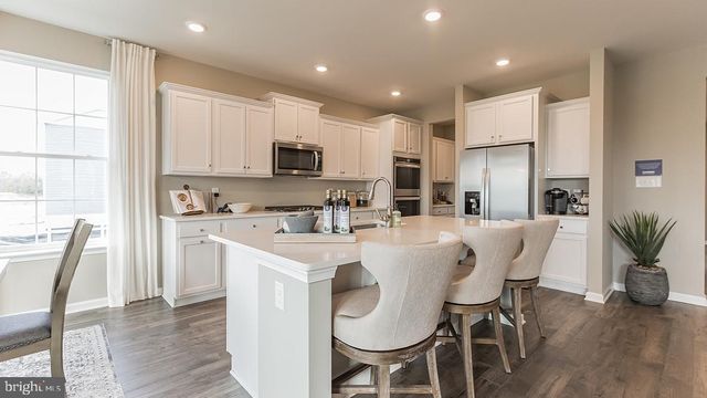 214 LINDSEY DR, Columbia, PA 17512
