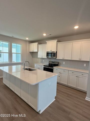 5617 Palm Tree Place, Leland, NC 28451