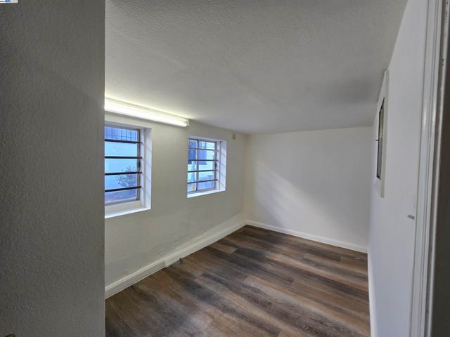 2954 Delaware St, Oakland, CA 94602