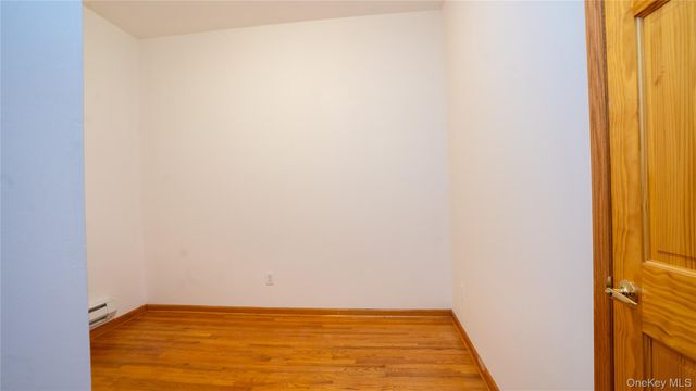 46 North Village Avenue 13, Rockville Centre, NY 11570