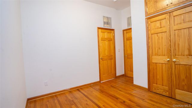 46 North Village Avenue 13, Rockville Centre, NY 11570