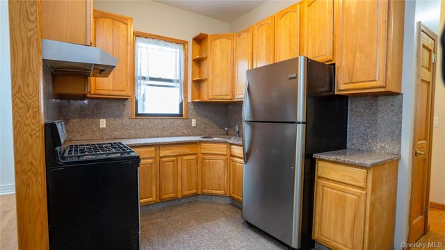 46 North Village Avenue 13, Rockville Centre, NY 11570