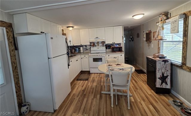 881 Homestead DR, North Fort Myers, FL 33917