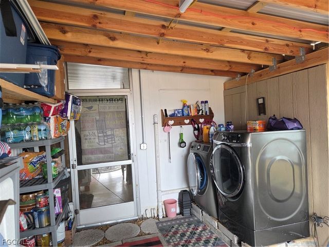 881 Homestead DR, North Fort Myers, FL 33917