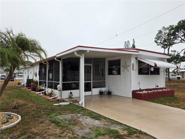 881 Homestead DR, North Fort Myers, FL 33917