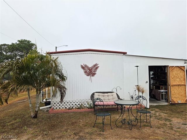 881 Homestead DR, North Fort Myers, FL 33917