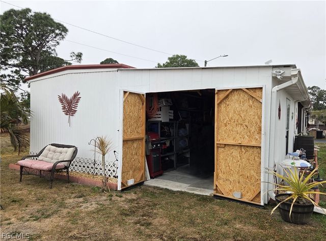 881 Homestead DR, North Fort Myers, FL 33917