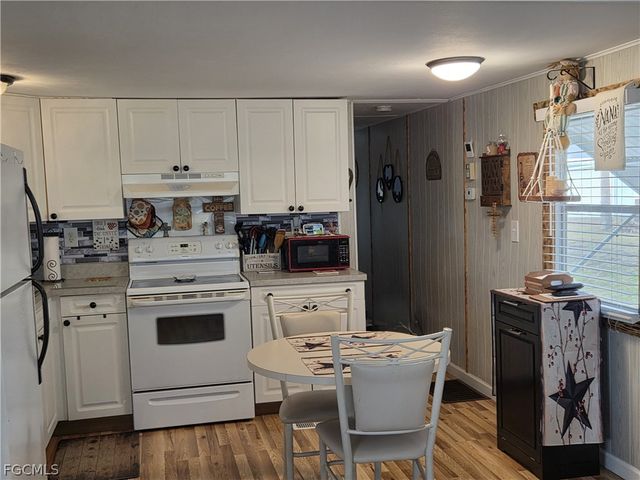 881 Homestead DR, North Fort Myers, FL 33917