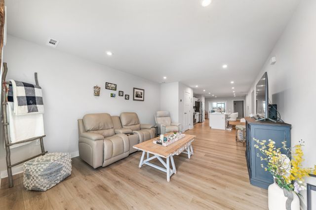 1836 Goldsberry St, Columbia, TN 38401