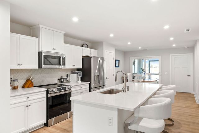 1836 Goldsberry St, Columbia, TN 38401