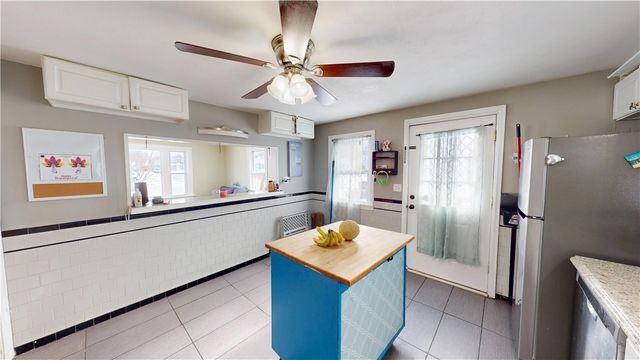 35 Welfare Avenue, Warwick, RI 02888