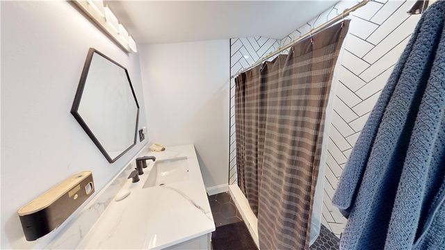 35 Welfare Avenue, Warwick, RI 02888