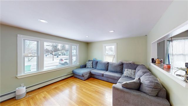 35 Welfare Avenue, Warwick, RI 02888