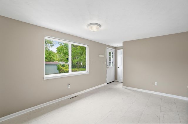 2264 Majestic Drive W, Columbus, OH 43232