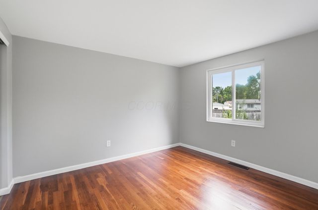 2264 Majestic Drive W, Columbus, OH 43232