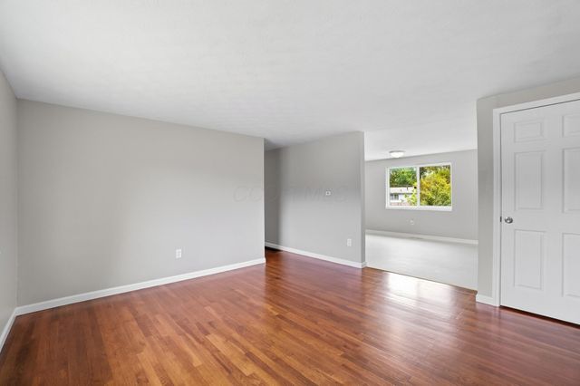 2264 Majestic Drive W, Columbus, OH 43232
