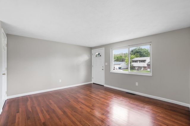 2264 Majestic Drive W, Columbus, OH 43232