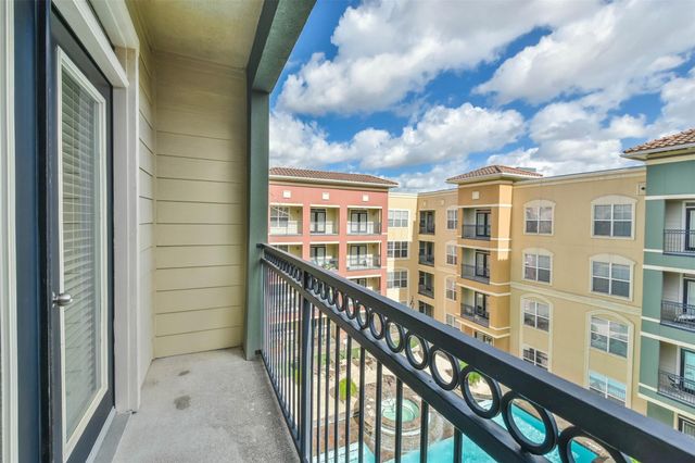 1711 Old Spanish Trail 406, Houston, TX 77054