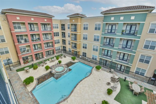 1711 Old Spanish Trail 406, Houston, TX 77054