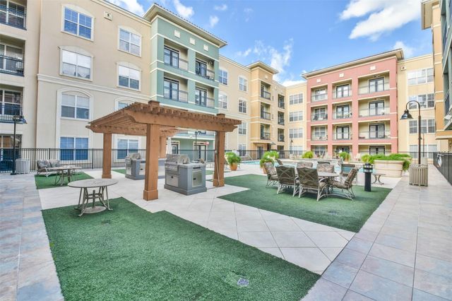 1711 Old Spanish Trail 406, Houston, TX 77054