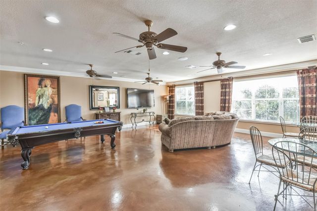 1711 Old Spanish Trail 406, Houston, TX 77054