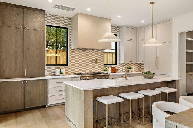 2705 Warren ST, Austin, TX 78703