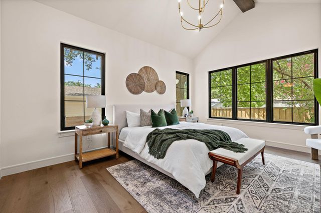 2705 Warren ST, Austin, TX 78703