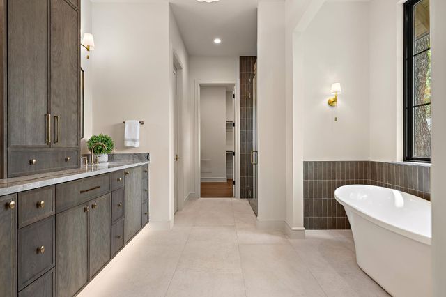 2705 Warren ST, Austin, TX 78703