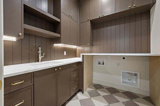 2705 Warren ST, Austin, TX 78703