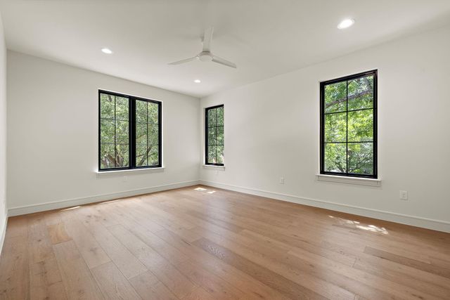 2705 Warren ST, Austin, TX 78703