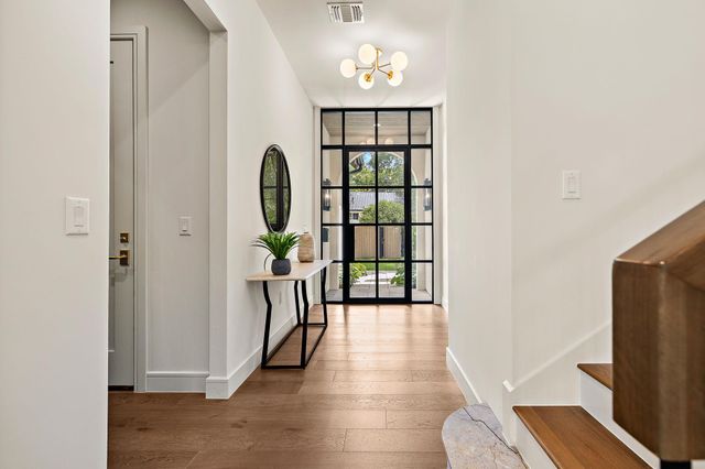 2705 Warren ST, Austin, TX 78703