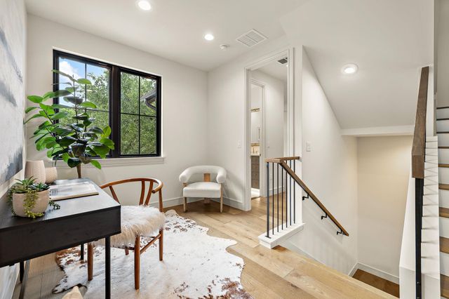 2705 Warren ST, Austin, TX 78703