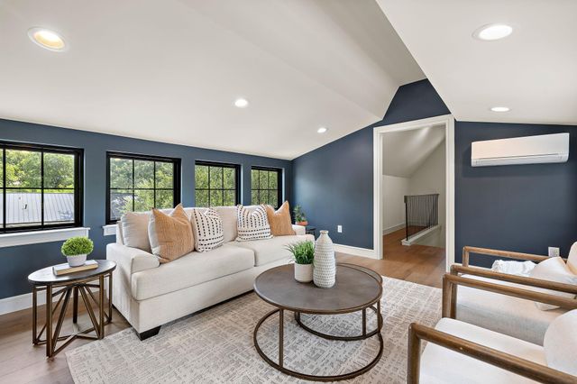 2705 Warren ST, Austin, TX 78703