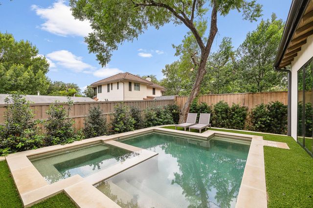 2705 Warren ST, Austin, TX 78703