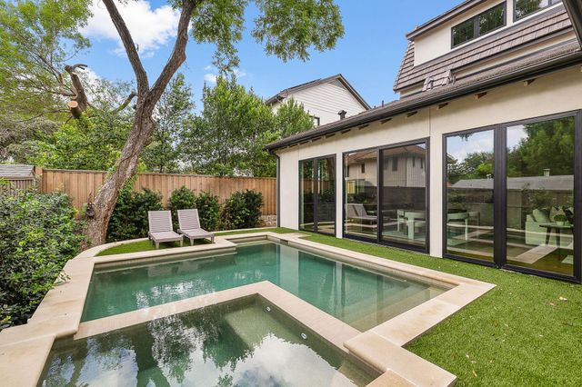 2705 Warren ST, Austin, TX 78703