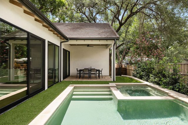 2705 Warren ST, Austin, TX 78703