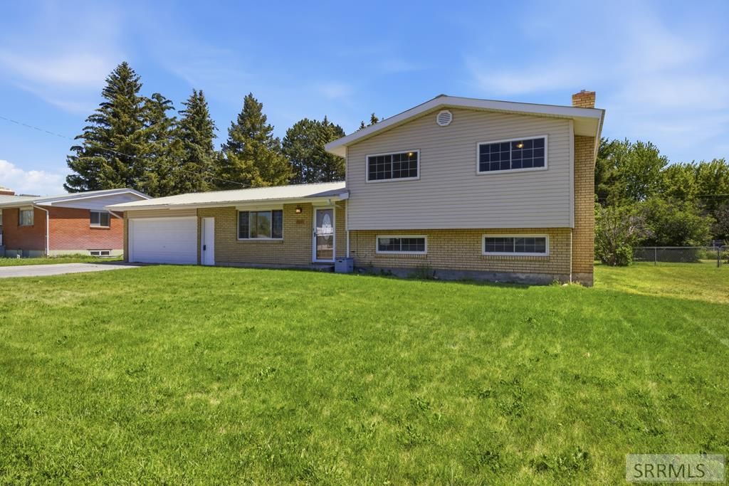 Image 1 of property listing at 409 Quigg Avenue, Shelley, ID 83274