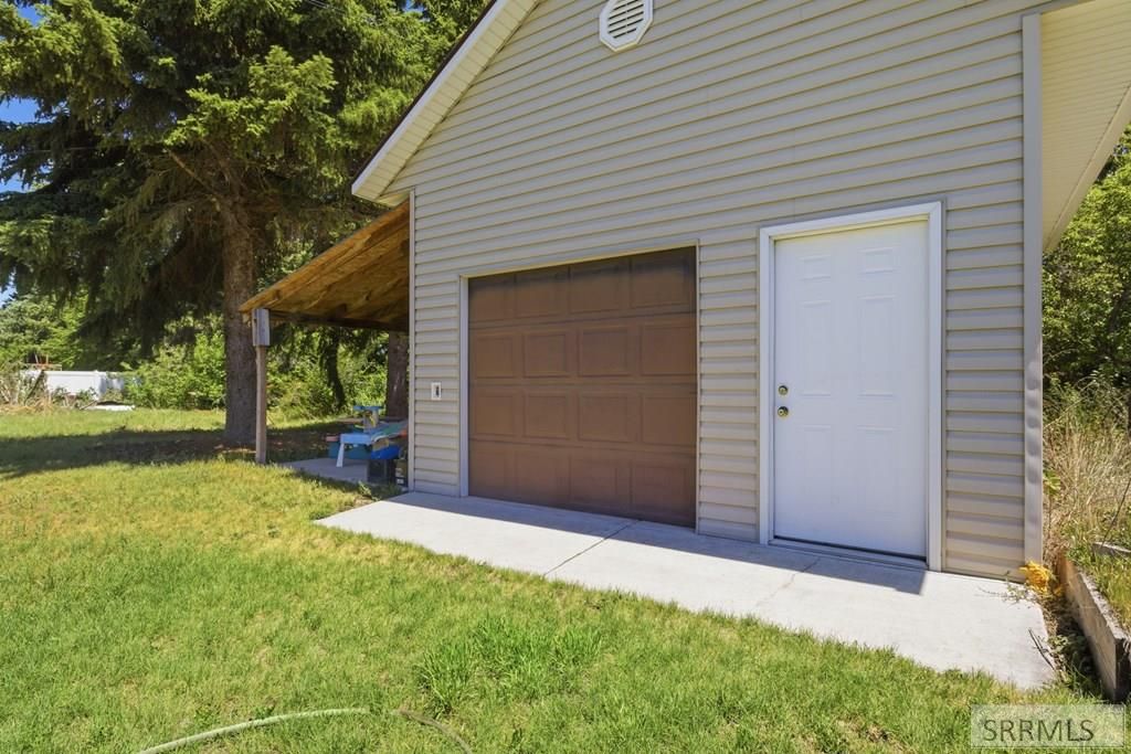 Image 13 of property listing at 409 Quigg Avenue, Shelley, ID 83274